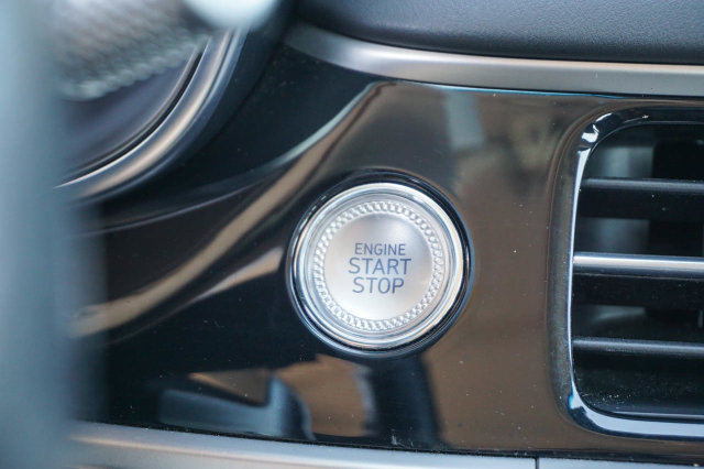 Used 2025 Genesis G70 2.5T RWD image 24