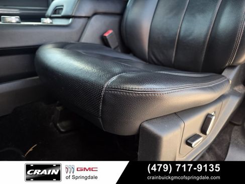 Used 2019 Ford Expedition XLT w/ Equipment Group 202A AWD/4WD image 22