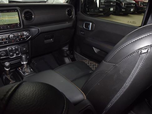 Used 2022 Jeep Gladiator Overland AWD/4WD image 12