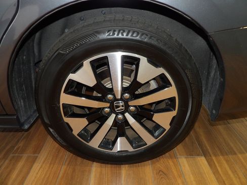Used 2025 Honda Odyssey EX-L image 9