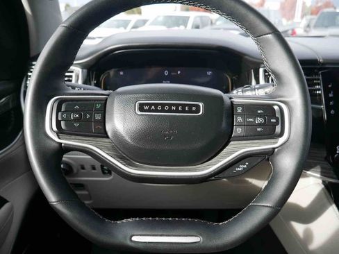 Used 2022 Jeep Wagoneer Series III w/ Flexible Seating Group image 44