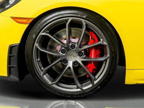 Used 2020 Porsche 718 Cayman GT4 image 23