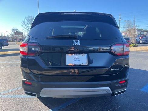 Used 2023 Honda Pilot Touring image 7