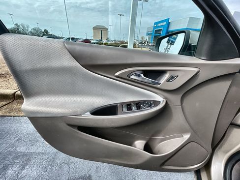 Used 2022 Chevrolet Malibu LT image 22