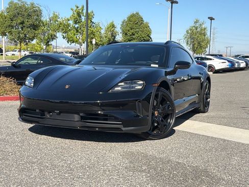 Used 2025 Porsche Taycan 4S AWD/4WD image 2