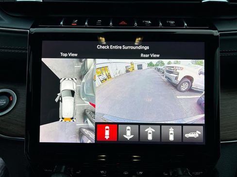 Used 2022 Jeep Grand Cherokee Summit w/ Luxury Tech Group V AWD/4WD image 19