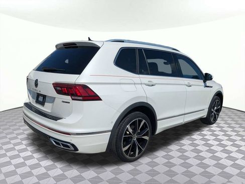 Used 2023 Volkswagen Tiguan SEL R-Line AWD/4WD image 4