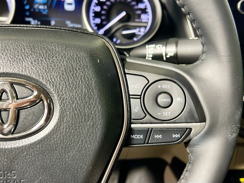 Used 2024 Toyota Camry XLE FWD image 13