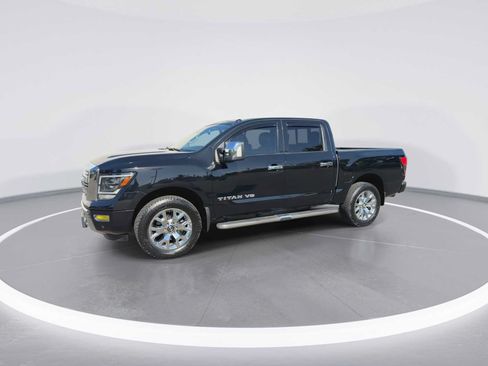 Used 2020 Nissan Titan SL w/ Moonroof Package AWD/4WD image 4