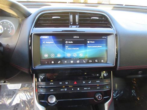 Used 2019 Jaguar XE Landmark Edition image 17