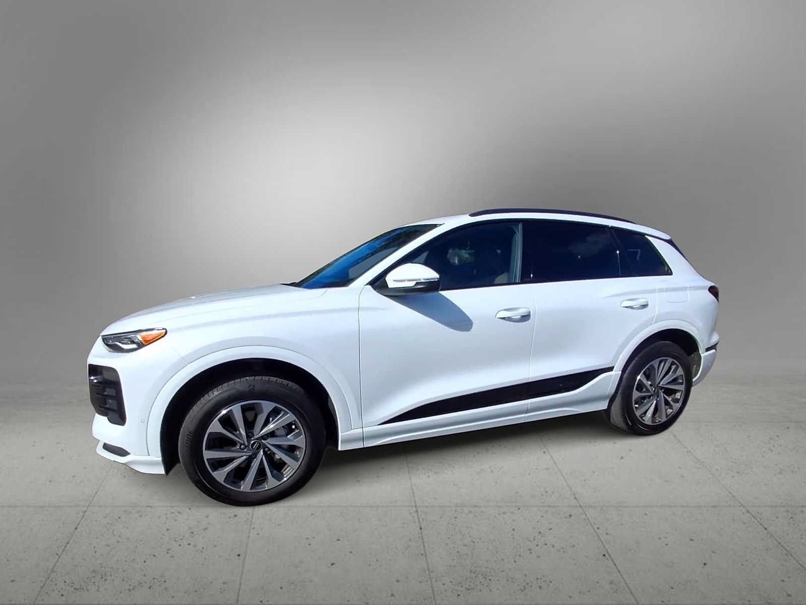 Used 2025 Audi Q6 e-tron Premium w/ Convenience Package AWD/4WD image 4