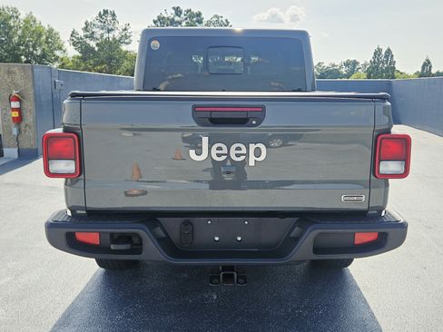 Used 2022 Jeep Gladiator Overland w/ Popular Equipment Package AWD/4WD image 4