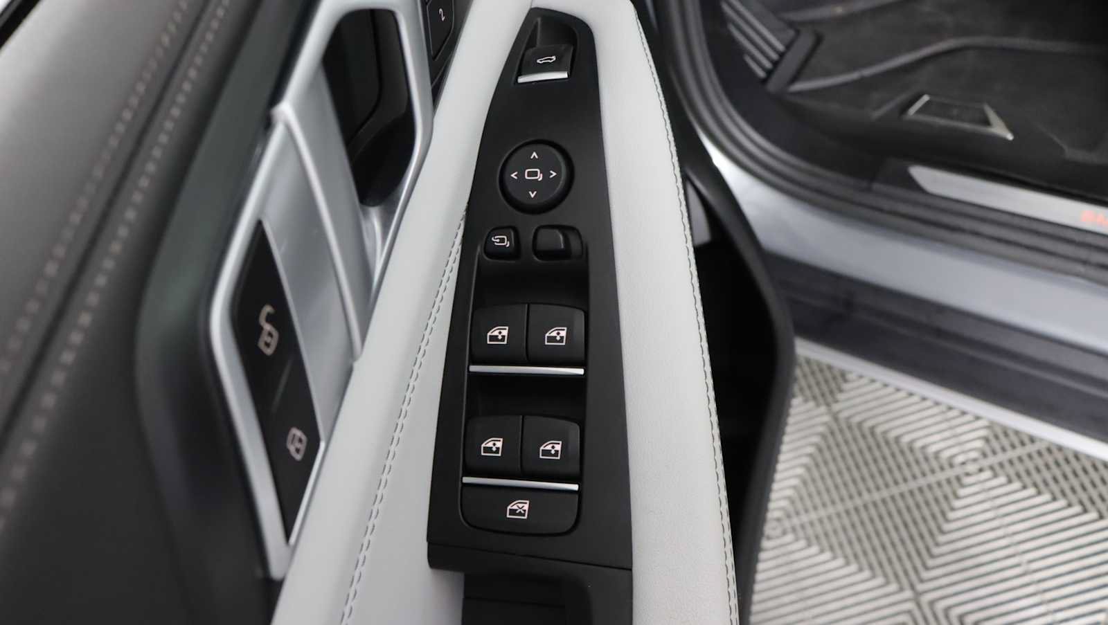 Used 2024 BMW X5 xDrive40i w/ Parking Assistance Package AWD/4WD image 14