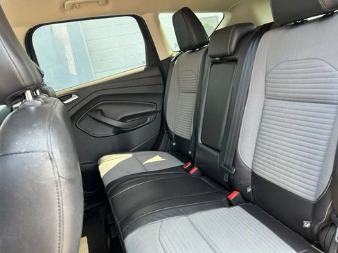 Used 2019 Ford Escape SE FWD image 9
