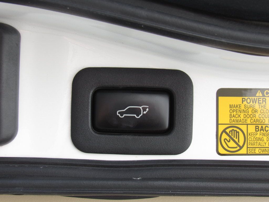 Used 2015 Lexus LX 570 4WD w/ Luxury Package image 24