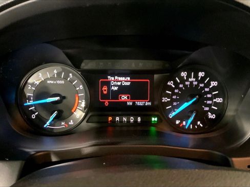 Used 2018 Ford Explorer XLT AWD/4WD image 20