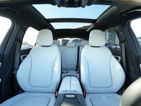 Used 2026 Mercedes-Benz GLC 300 GLC 300 image 32