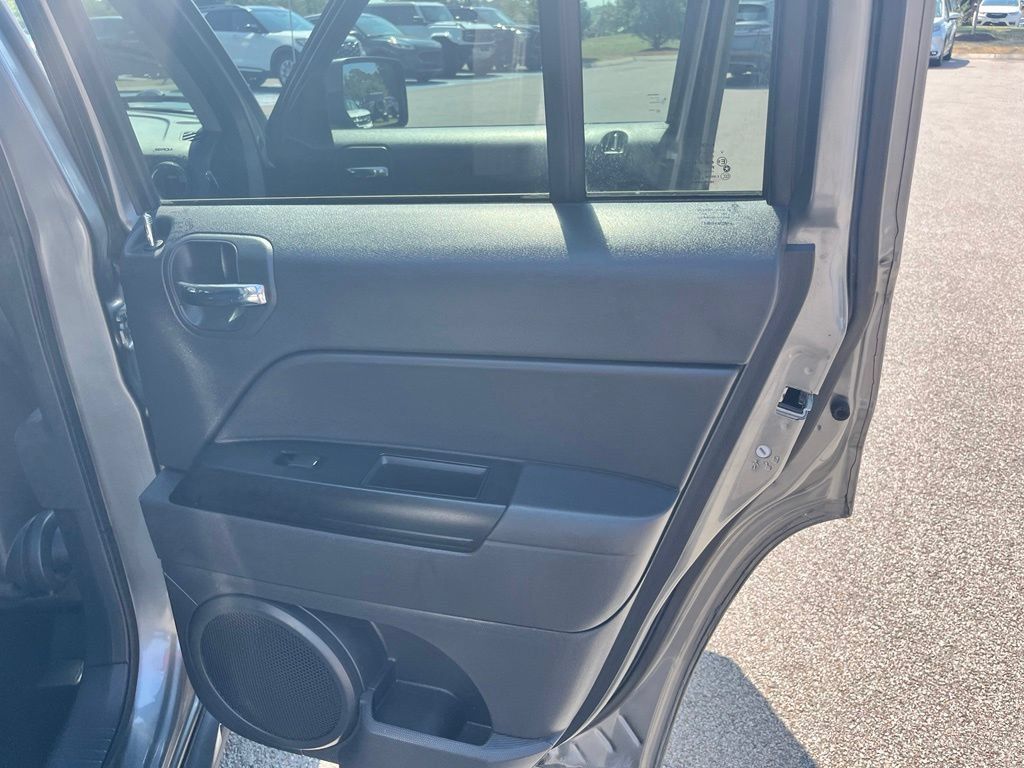 Used 2012 Jeep Patriot Sport w/ PWR Value Group FWD image 7