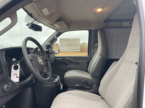 New 2025 GMC Savana 3500 Extended w/ Driver Convenience Package image 12