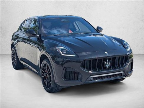 Used 2025 Maserati Grecale Modena AWD/4WD image 3