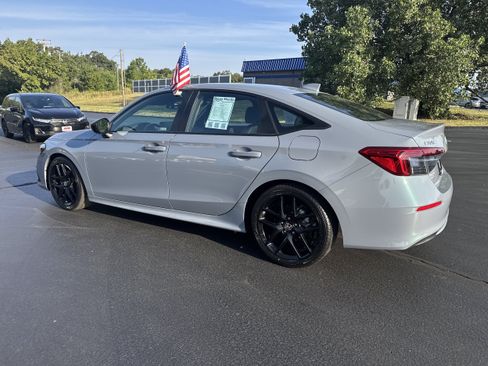 Used 2024 Honda Civic Sport image 3