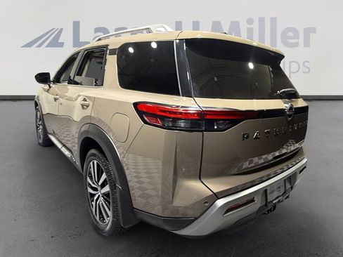 Certified 2024 Nissan Pathfinder Platinum w/ Cargo Package AWD/4WD image 3