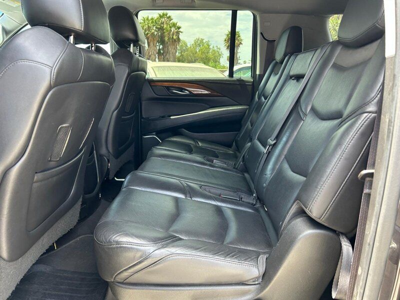 Used 2017 Cadillac Escalade ESV Premium Luxury AWD/4WD image 24