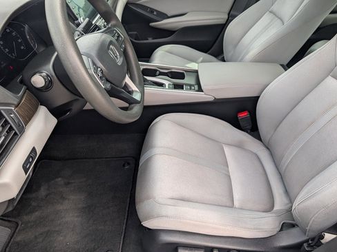 Used 2019 Honda Accord EX image 8