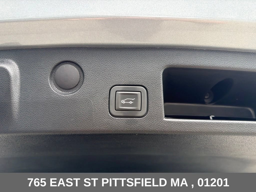 Used 2025 Chevrolet Equinox RS w/ Safety and Technology Package AWD/4WD image 13