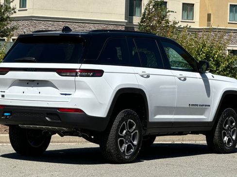 New 2023 Jeep Grand Cherokee Trailhawk image 3