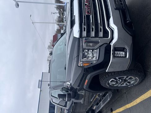 Used 2022 GMC Sierra 2500 SLE w/ SLE Convenience Package image 11