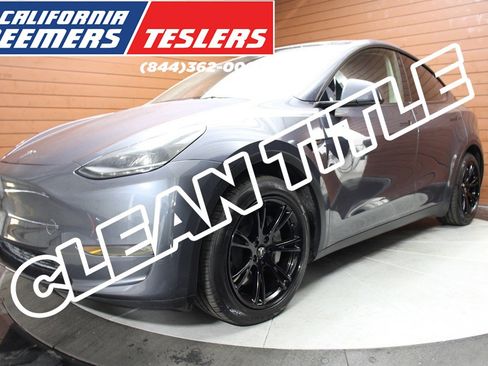 Used 2023 Tesla Model Y Long Range image 1