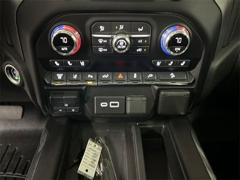 Used 2022 GMC Sierra 2500 Denali w/ Denali Ultimate Package image 17