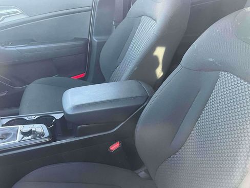 Used 2025 Kia Sportage LX image 5