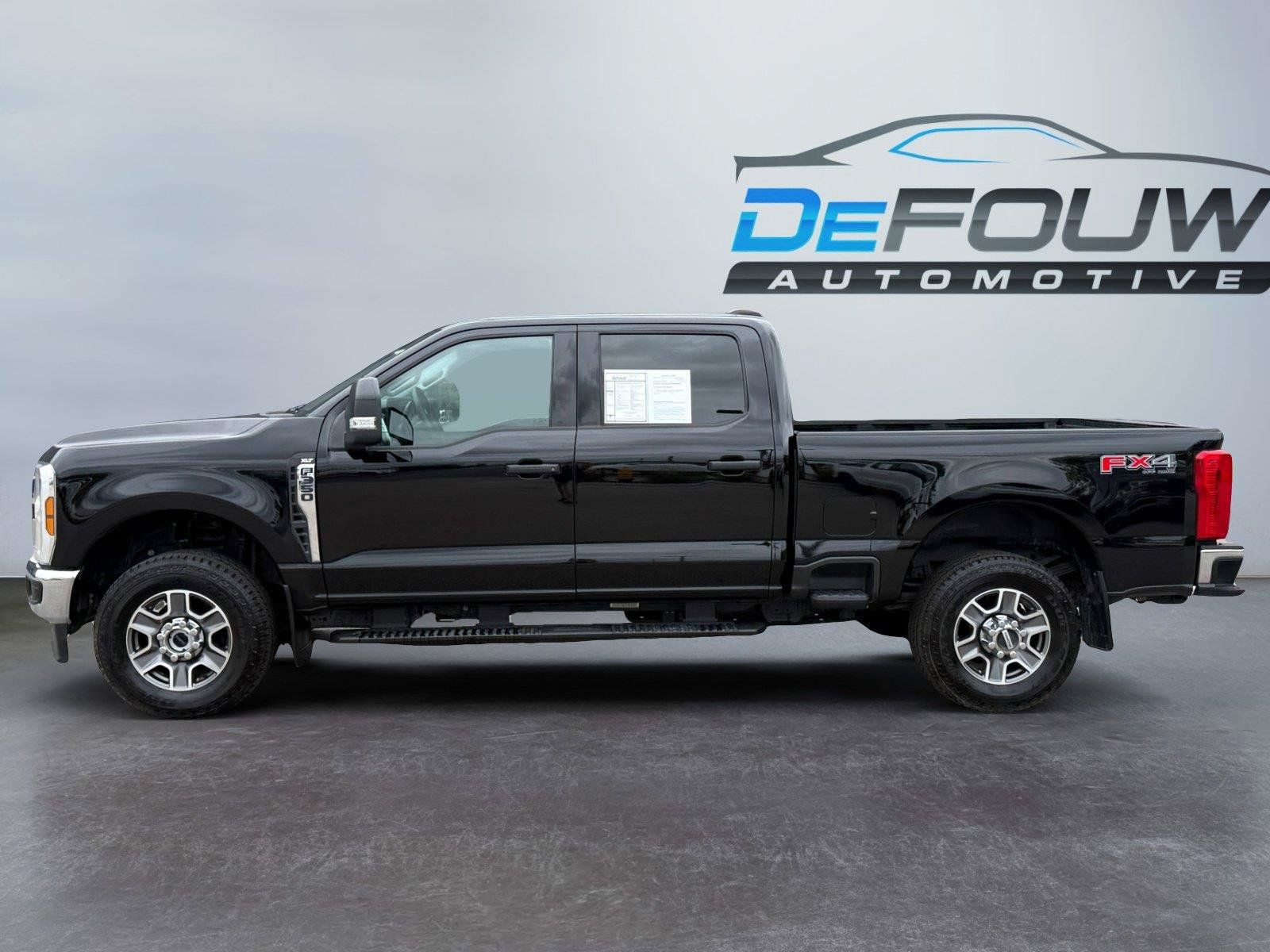 Used 2025 Ford F350 XLT w/ FX4 Off-Road Package AWD/4WD image 6