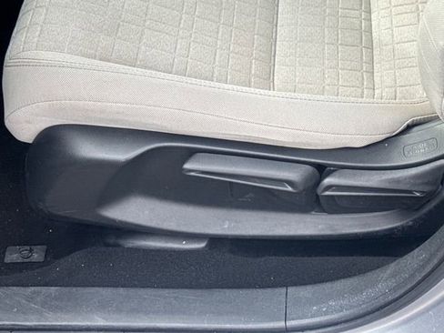 Certified 2023 Honda HR-V LX image 4