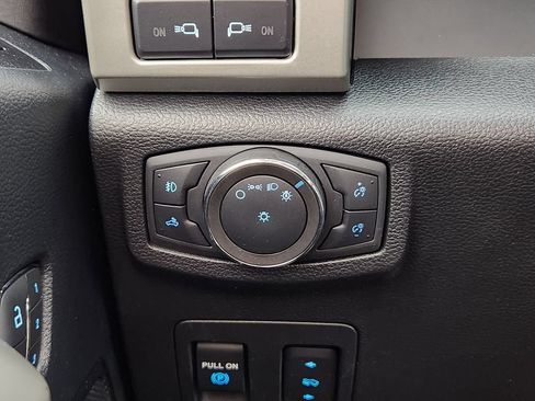 Used 2020 Ford F150 Lariat w/ Equipment Group 502A Luxury AWD/4WD image 27