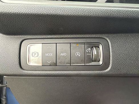Used 2026 Chevrolet Traverse LT AWD/4WD image 32