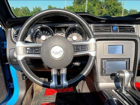 Used 2012 Ford Mustang Convertible RWD image 6