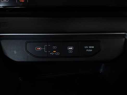 Used 2026 Kia Carnival FWD image 28