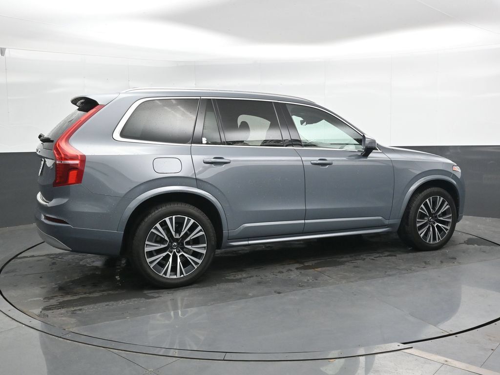 Used 2022 Volvo XC90 T6 Momentum w/ Climate Package AWD/4WD image 2