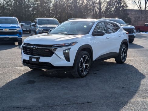 Used 2024 Chevrolet Trax RS w/ Sunroof Package image 14