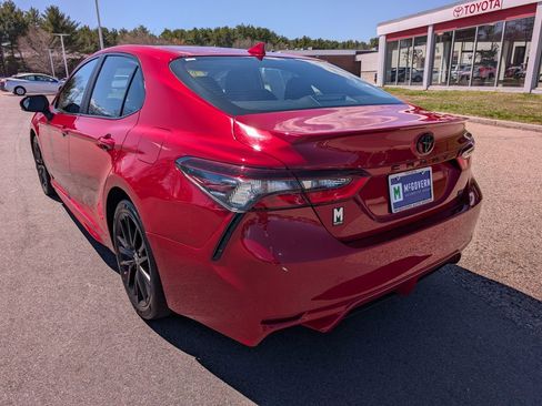 Used 2022 Toyota Camry SE w/ Cold Weather Package AWD/4WD image 3