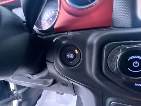 Used 2018 Jeep Wrangler Unlimited Rubicon AWD/4WD image 17