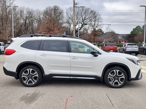 Certified 2024 Subaru Ascent Limited w/ Technology Package image 2