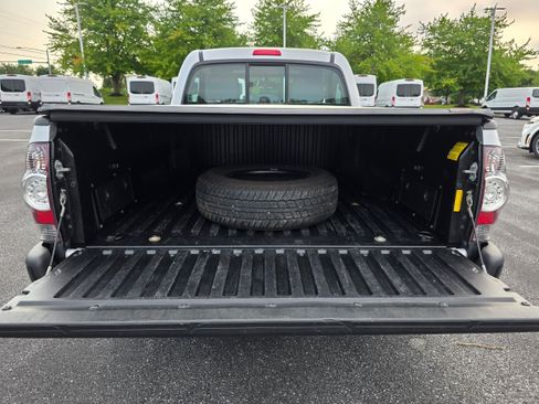 Used 2011 Toyota Tacoma 2WD Regular Cab image 9