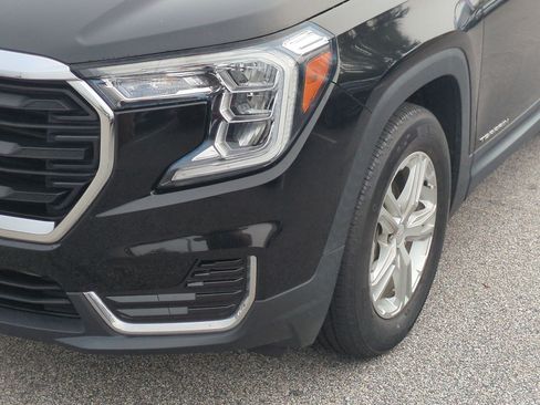 Used 2023 GMC Terrain SLE w/ Driver Convenience Package FWD image 10