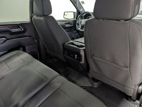 Used 2024 Chevrolet Silverado 1500 LT Trail Boss w/ Convenience Package II AWD/4WD image 18