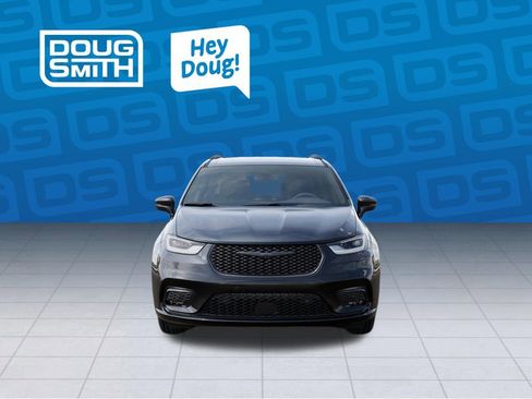 New 2026 Chrysler Pacifica Select image 6