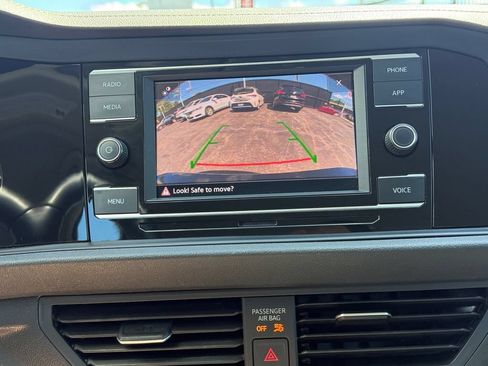 Used 2024 Volkswagen Jetta SE FWD image 34